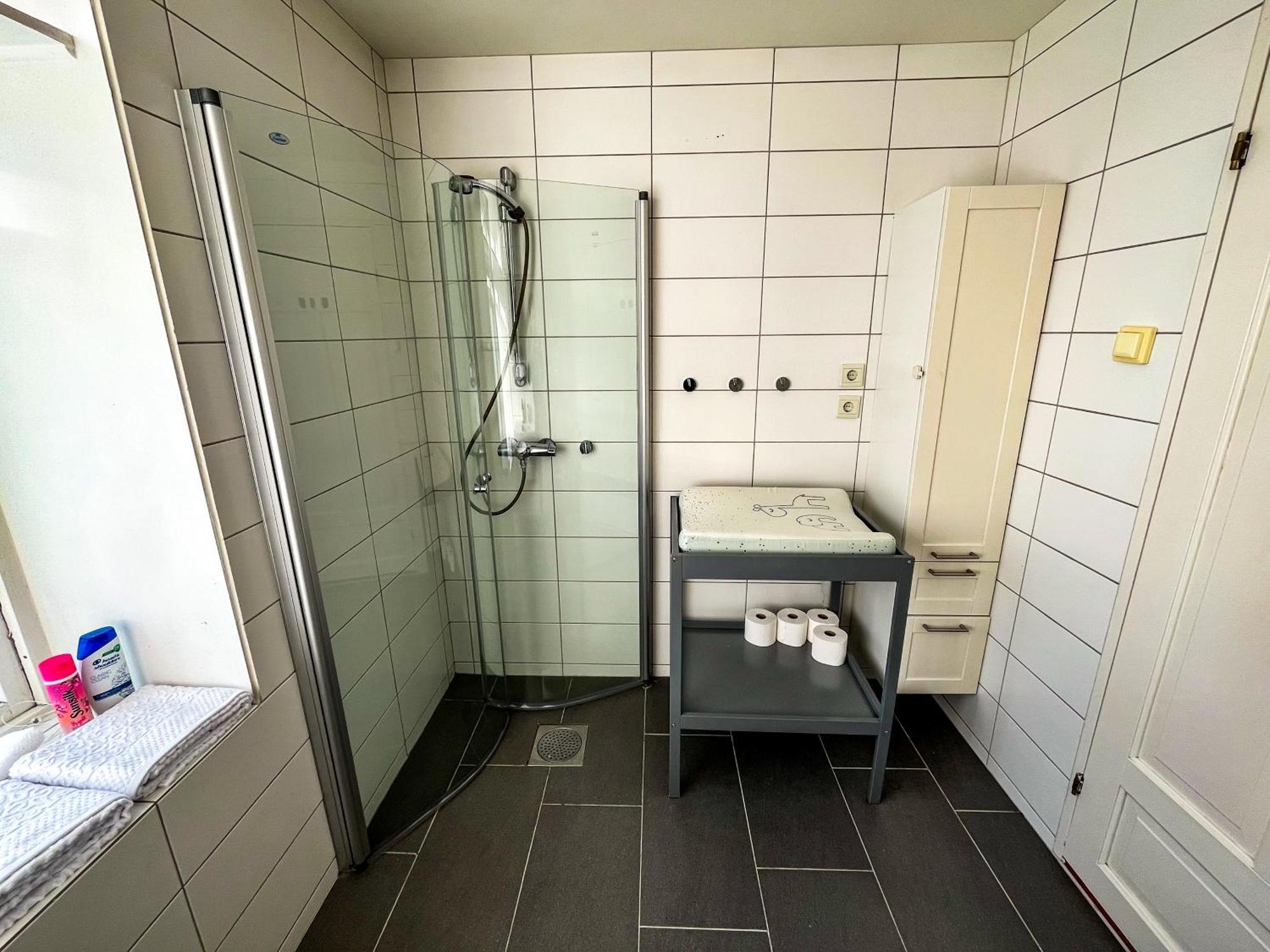 Two-Bedroom City Apartment With Fire Place, Free Parking And Fjordview Terrace - Calm And Central Ålesund Esterno foto