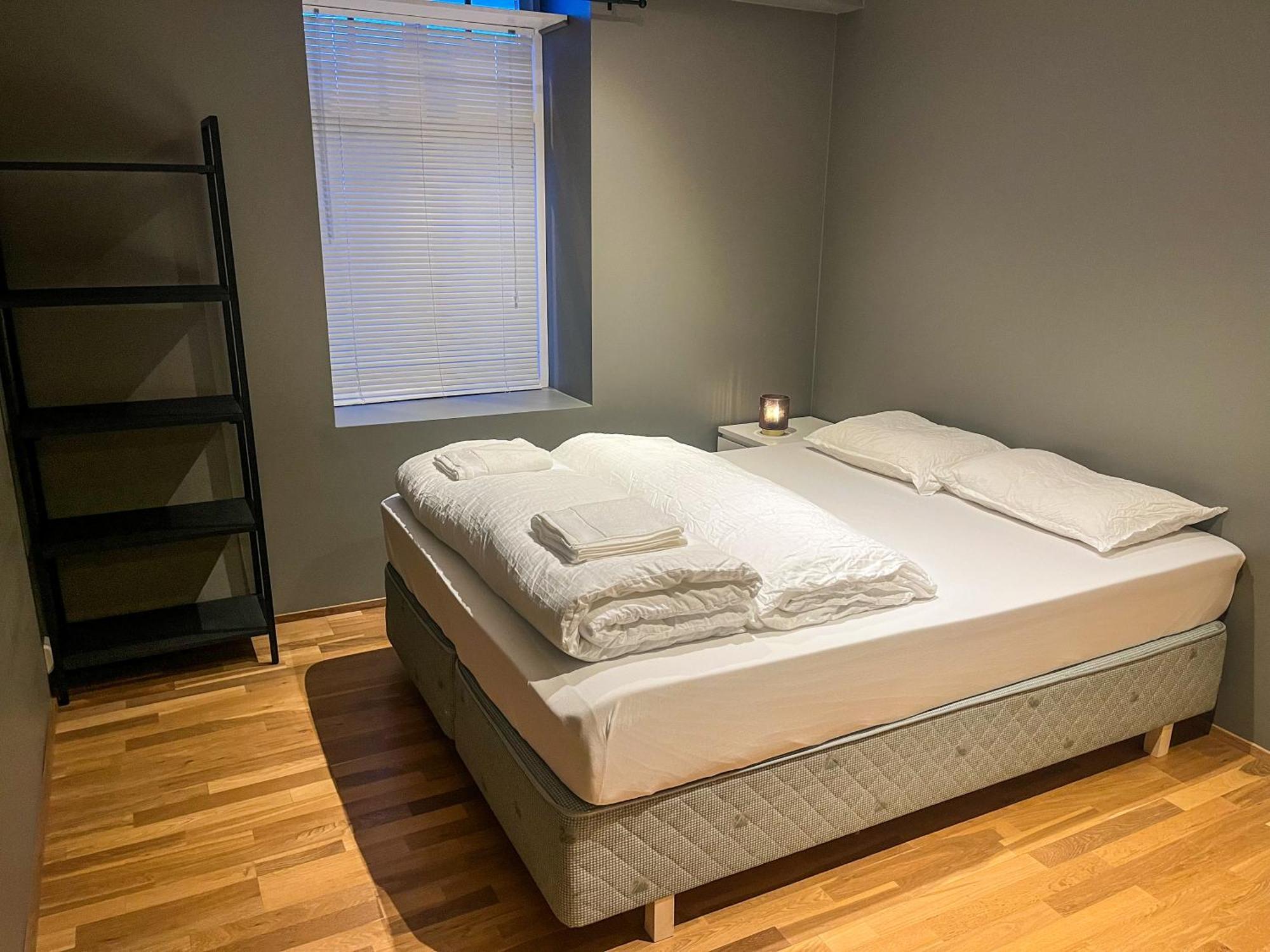 Two-Bedroom City Apartment With Fire Place, Free Parking And Fjordview Terrace - Calm And Central Ålesund Esterno foto