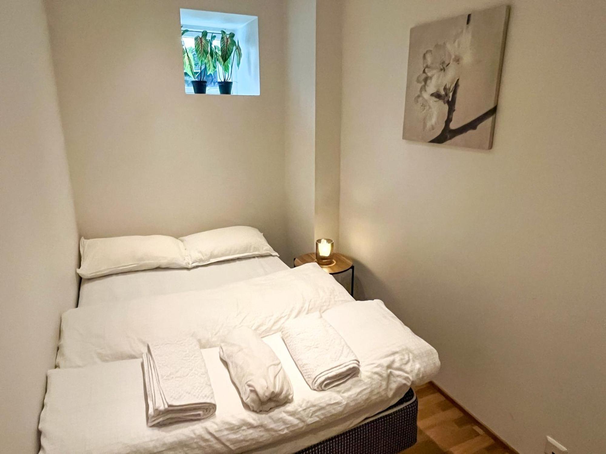Two-Bedroom City Apartment With Fire Place, Free Parking And Fjordview Terrace - Calm And Central Ålesund Esterno foto